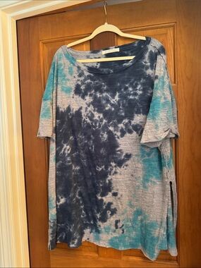 We The Free Tie-Dye Short Sleeve Top in Navy & Teal